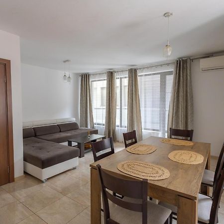 Sea Garden Marina 2 Apartment Varna Ngoại thất bức ảnh